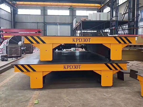 Flat ground vehicle